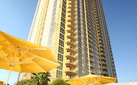 Luxury Suites International At The Signature